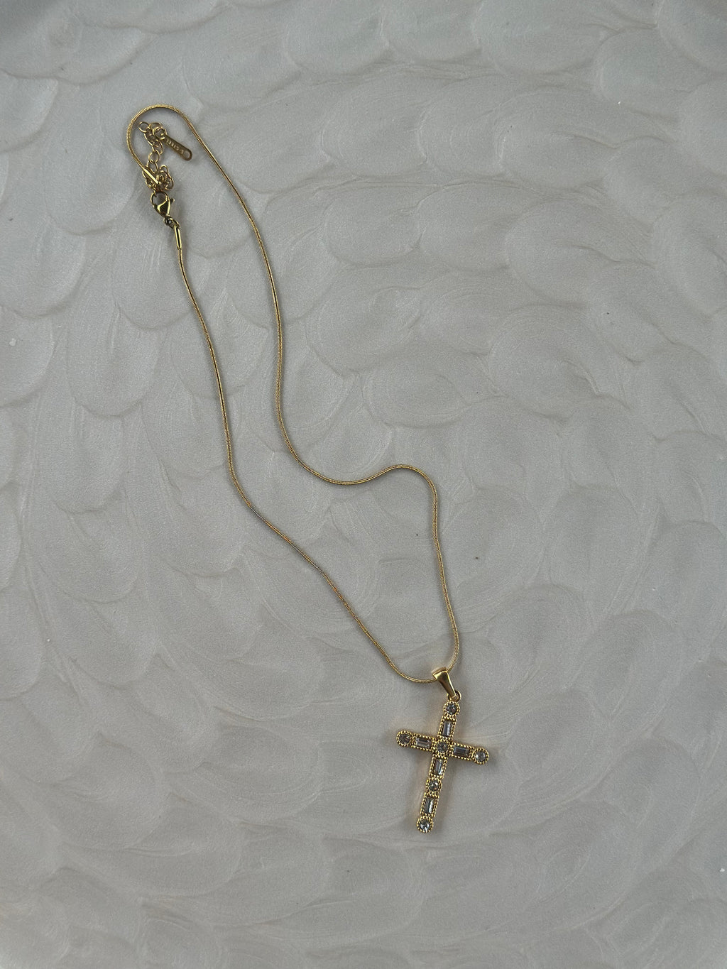 ✨The Haven Cross Necklace✨