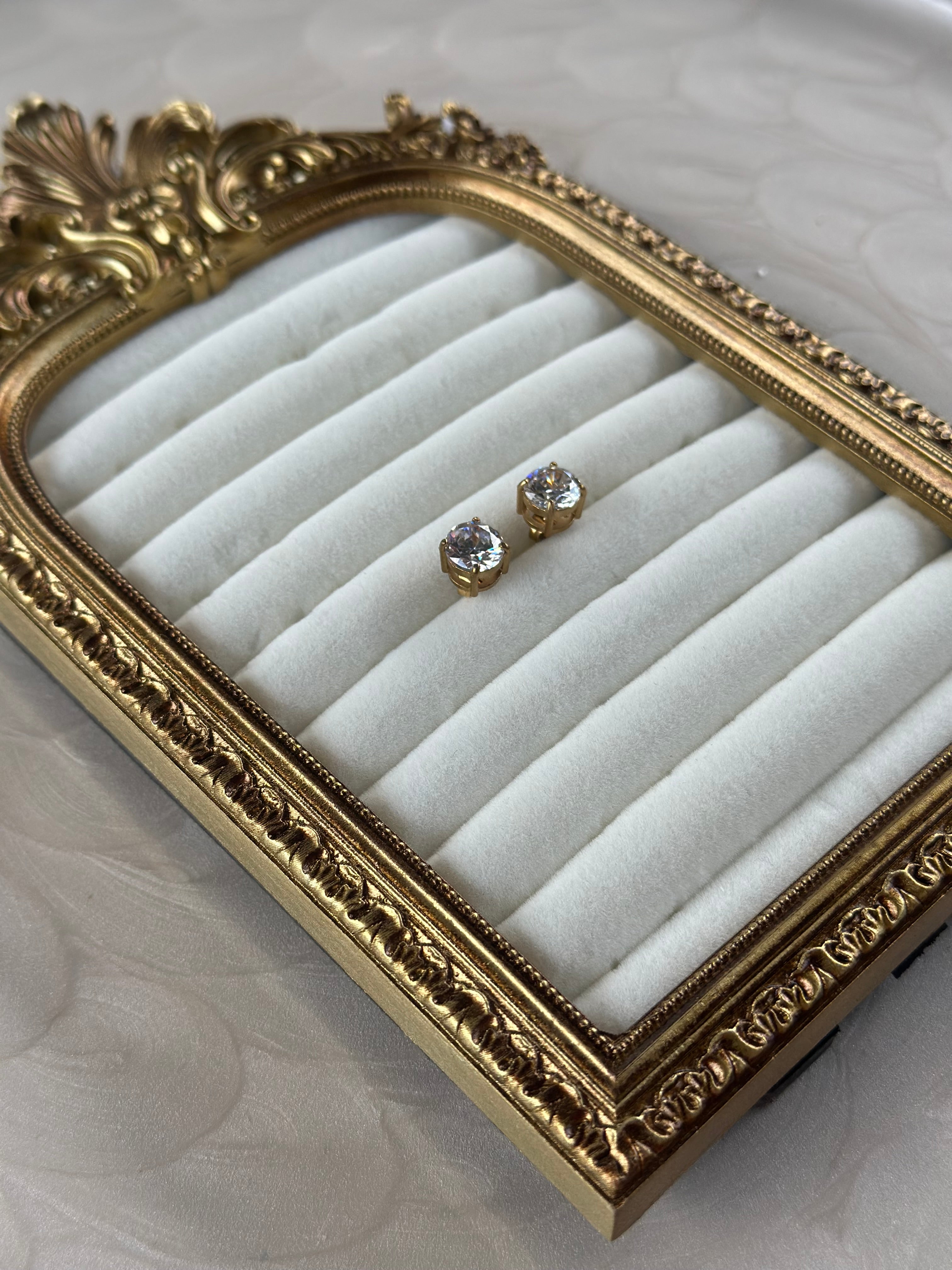 ✨The Diana Studs✨